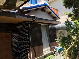 破風板に板金を巻いた様子