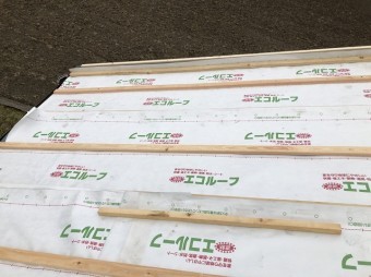 遮熱シートを張った屋根