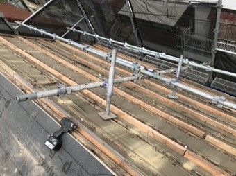 屋根の下地をかさ上げ
