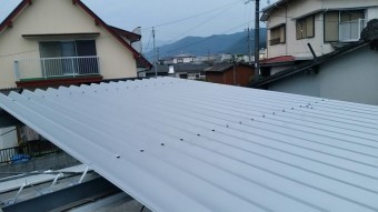 88折板施工中