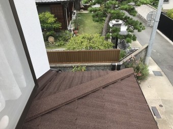 下屋 窓下