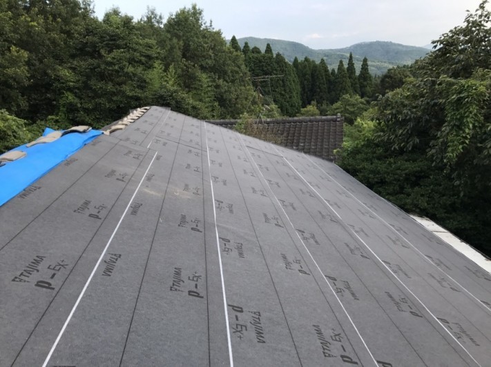 防水紙を張った屋根