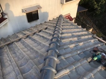 葛城市 雨漏りの瓦屋根 棟瓦取り直し工事完成