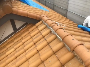 斑鳩町の変形型切り妻屋根