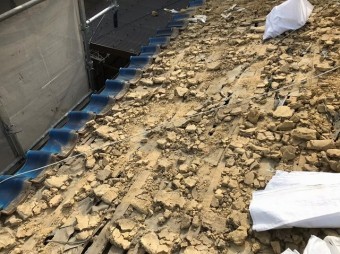 瓦撤去