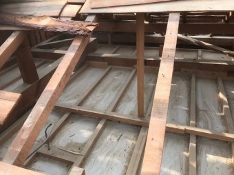 屋根裏点検