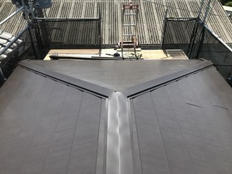 ガルテクト設置の屋根ブラウン
