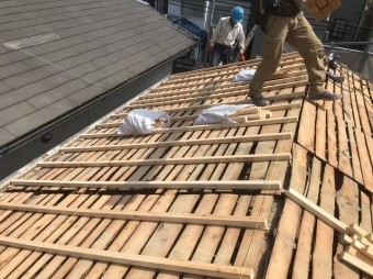 王寺町2 バラ板に垂木設置