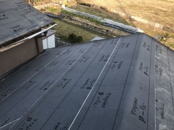 大和郡山市で屋根の防水紙設置