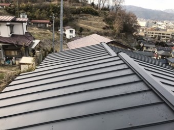 葺き替え完成の屋根