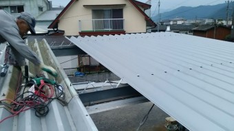 88折板施工中