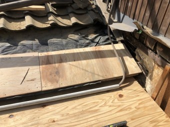 奈良市 下屋根 野地板設置