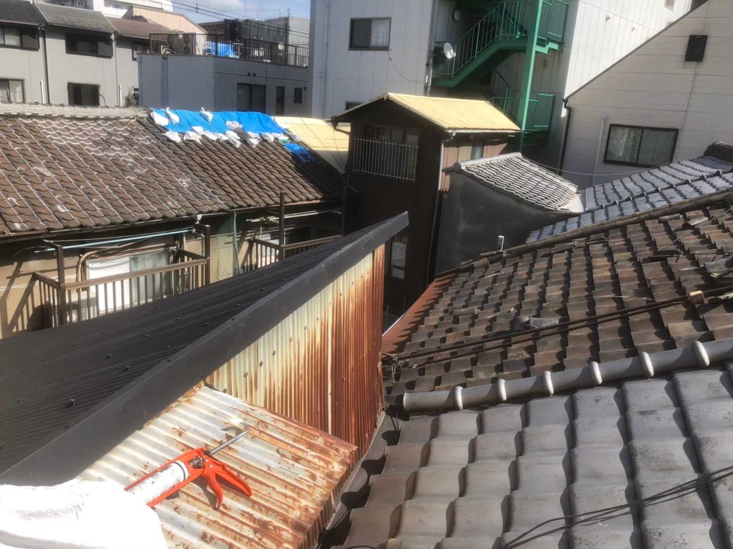 奈良市でトタンからガルバリウムへ同じ金属でも耐久性が違います 奈良市 生駒市の屋根工事 雨漏り修理は街の屋根やさん奈良店