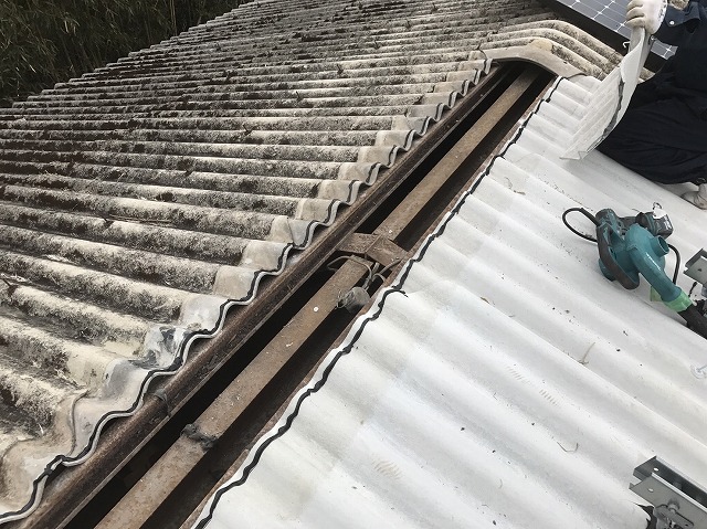 波型スレート交換後の屋根