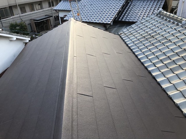 奈良市で横葺き屋根材のスーパーガルテクト設置
