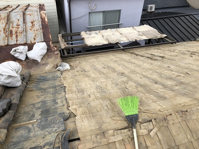 奈良　和瓦劣化　屋根材撤去