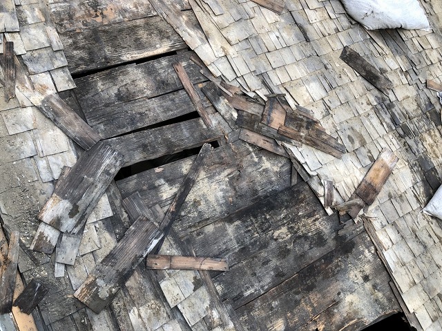 奈良市の傷んだ屋根下地