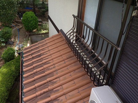 下屋根のS型瓦点検