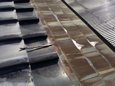 銅板穴あき部分