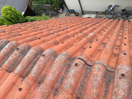 奈良市でマンサード屋根の点検を実施！セメント瓦の劣化と雨漏りリスク