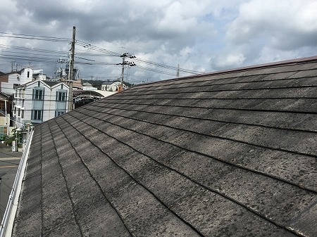 色あせたスレート屋根