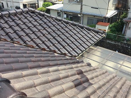 S型瓦屋根の谷部
