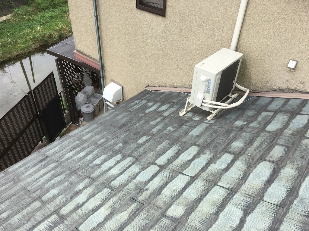 外壁際の下屋根劣化