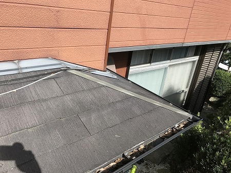 下屋根棟板金はイカ頭