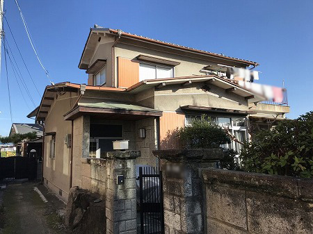 建物全体と屋根外観