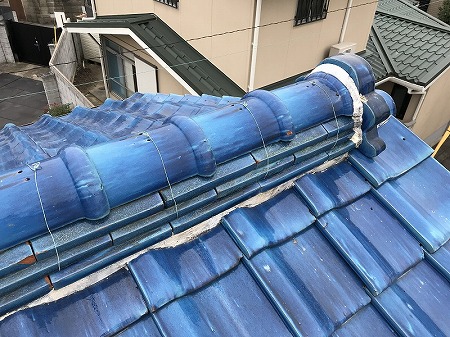 棟瓦と面戸漆喰の状態