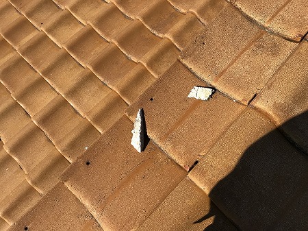 漆喰剥がれ破片