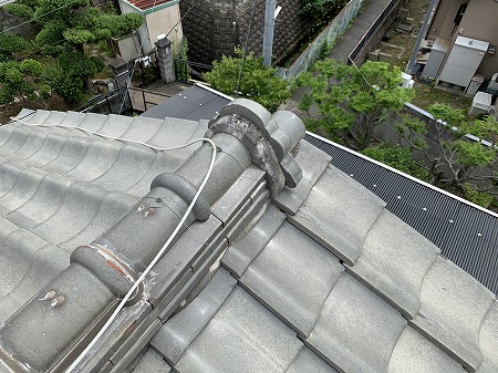 鬼瓦廻りの漆喰状態