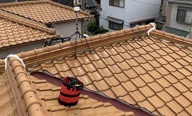 和形瓦屋根の全景