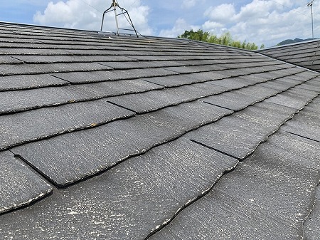 奈良市で日本エタニットのスレート屋根点検、色あせや補修跡を確認した現地調査