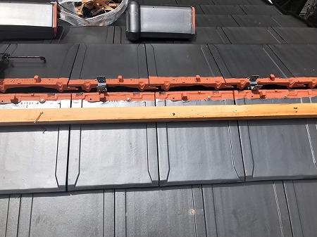 棟は強力棟金具を用います。