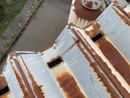 軒先は隠し樋方式