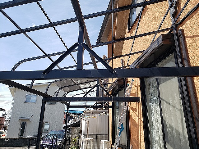 奈良市でカーポート屋根交換、既存屋根撤去