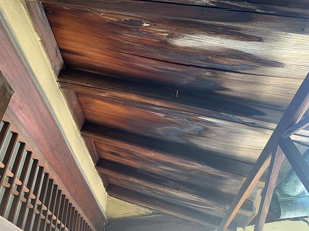 軒天雨漏りシミ2