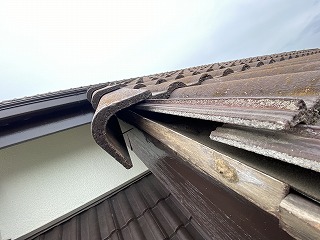 モニエル瓦ケラバ瓦ズレ