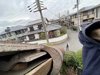 ケラバ瓦ズレ状態