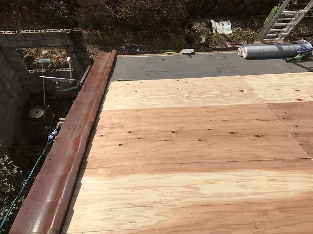 野地板設置の屋根