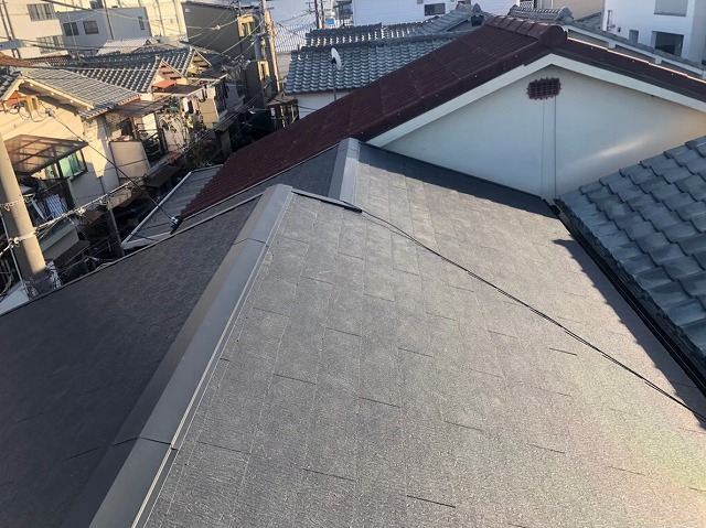 カラーベストに葺き替えた屋根