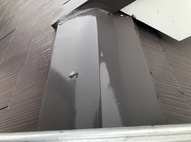 奈良市の雨漏りの住宅の屋根の板金