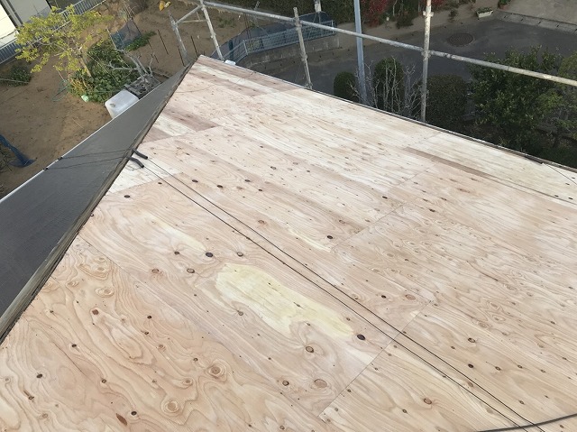 野地板を張った屋根