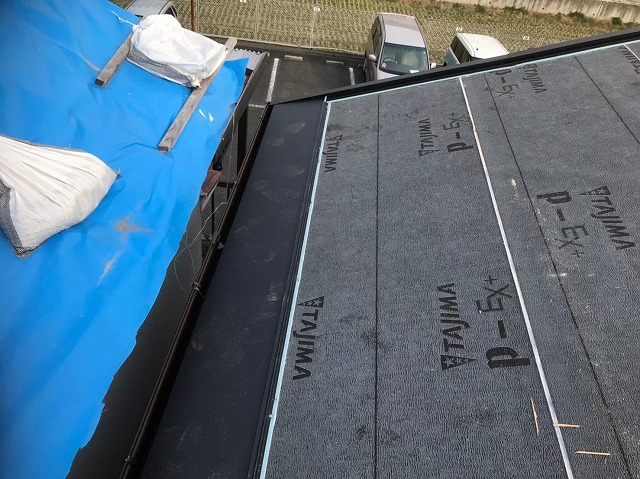 香芝市で屋根材のスーパーガルテクトを設置
