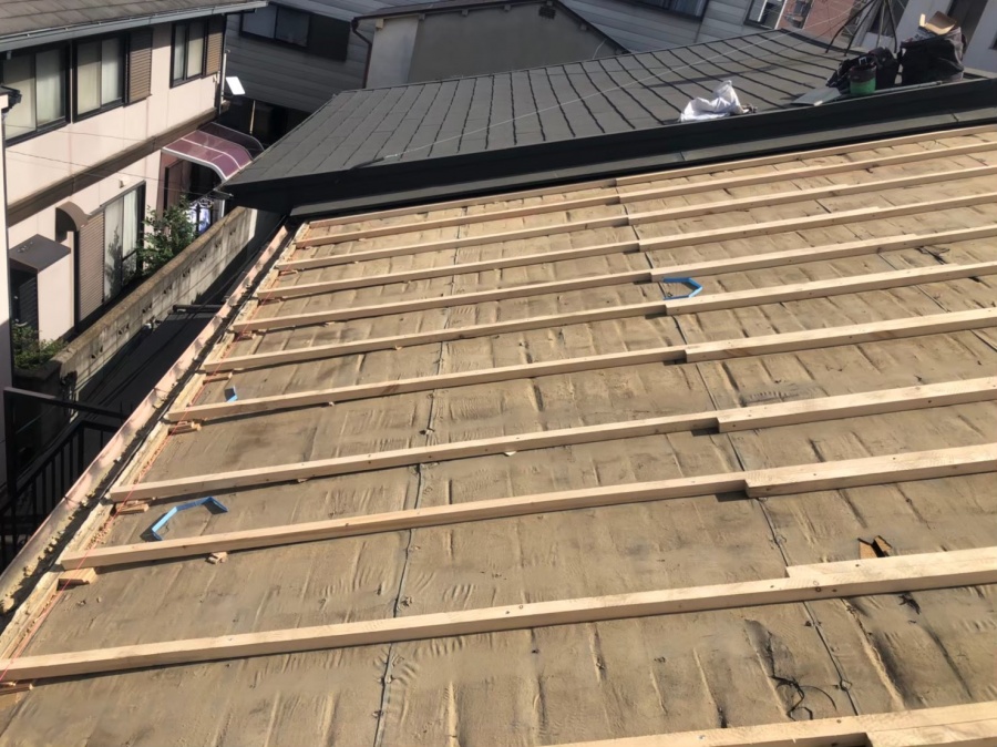 奈良市の老朽化した瓦屋根の不陸調整