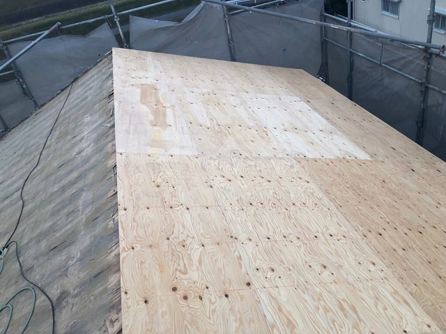奈良市の瓦屋根修理、野地板には構造用合板を使用