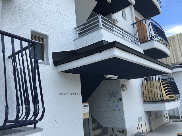 奈良市のマンションの玄関雨樋リフォーム