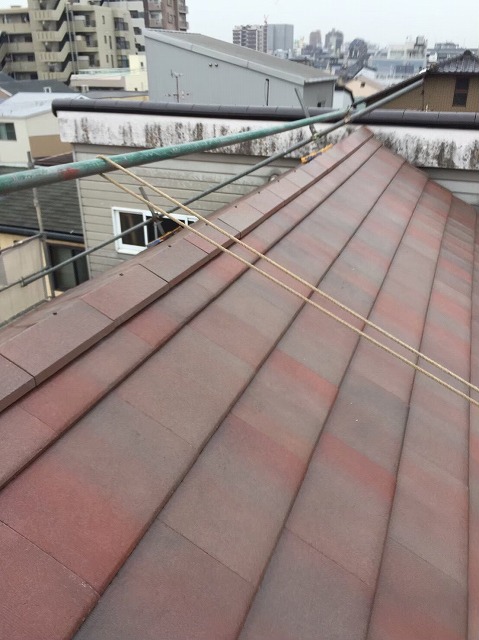 奈良市で２軒並びで屋根の葺き替え工事・棟瓦工事が完了しました