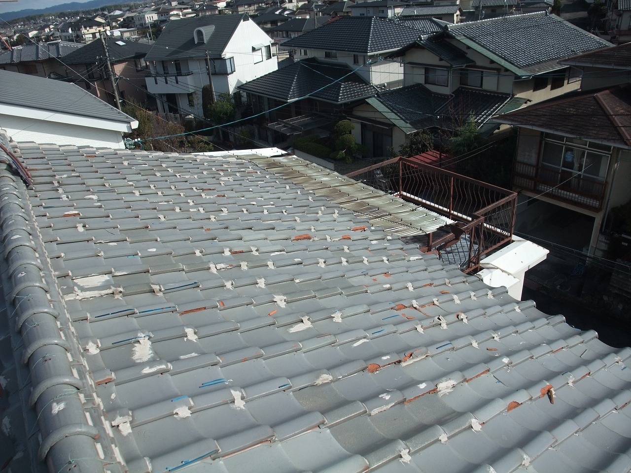 奈良市中山町で無料点検、激しく傷んだ瓦屋根